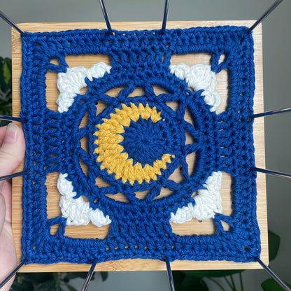 Cloudy Night granny square pattern