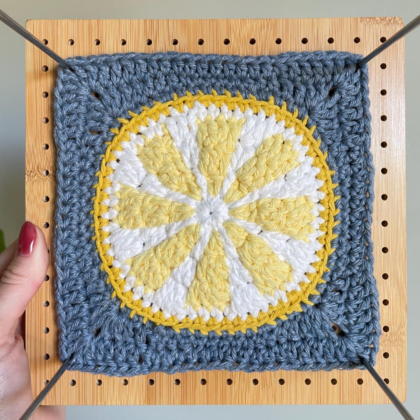 Citrus Slice granny square pattern